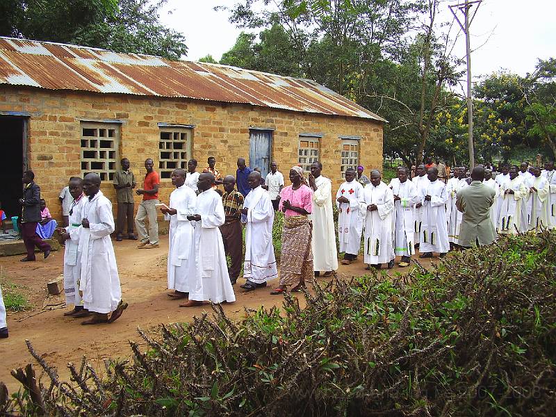 0171 Priesterwijding Mahagi.JPG